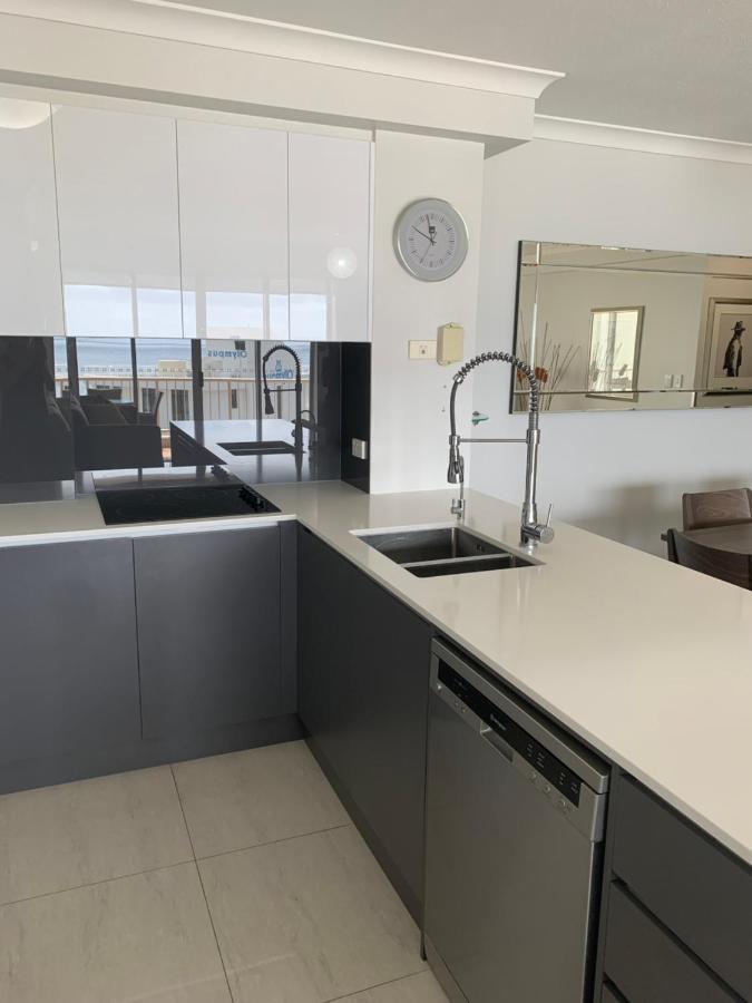 Stunning 2 Bedroom Ocean View Apartment Gold Coast Esterno foto